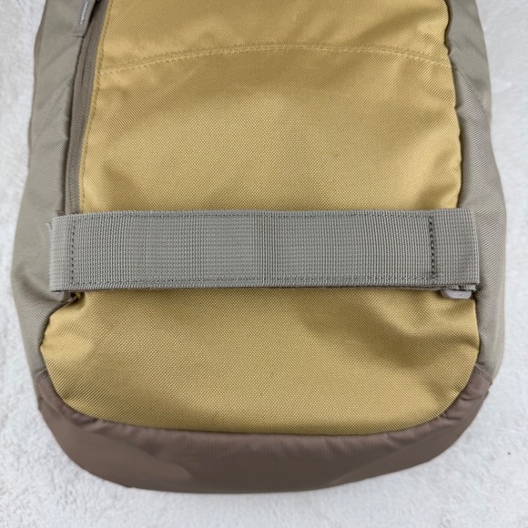 Nike SB Courthouse Backpack Tan Gold Skateboarding Travel Laptop School Bag - Picture 3 of 13